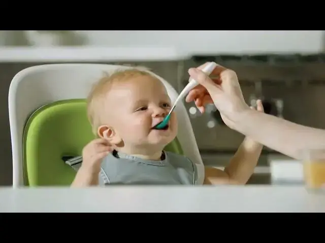 Video thumbnail for OXO Tot Feeding Spoon Set with Soft Silicone