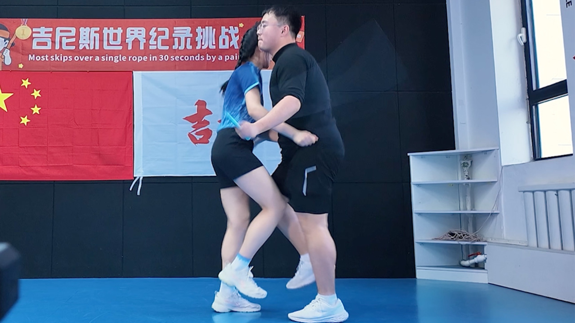 Video thumbnail for Most skips over a single rope in 30 seconds by a pair - 121 by Yin Han and Zhao Xiyue