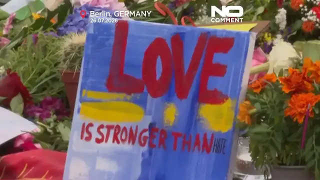 Video thumbnail for Mourners lay flowers and candles after deadly Berlin Pride attack