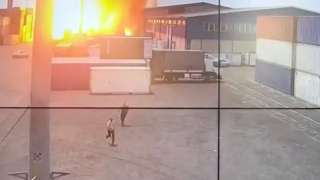 Video thumbnail for Iran orders probe after deadly port explosion kills 40