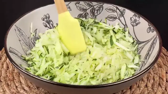 'Video thumbnail for Transform Your Weight Loss Journey with This KETO ZUCCHINI Recipe 🥒✨(720P HD)'