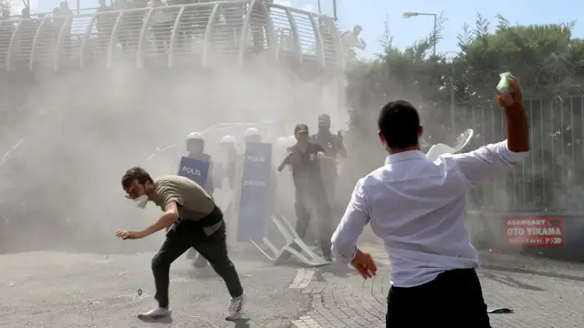 'Video thumbnail for Turkish police clash with opposition members in Istanbul'