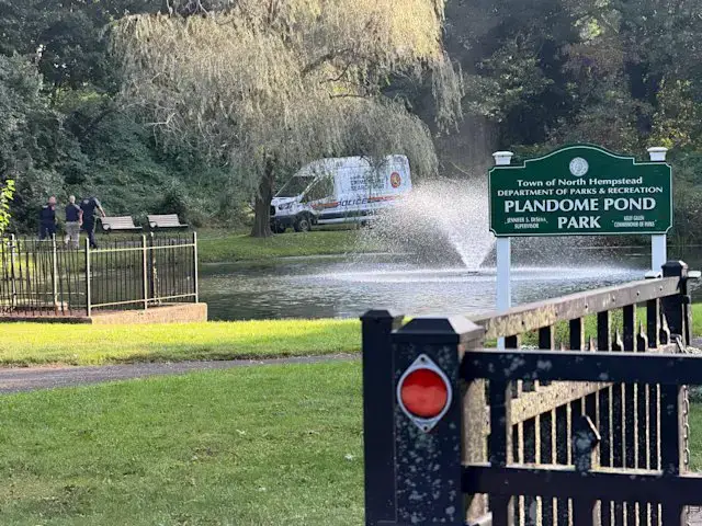 Video thumbnail for Human skeletal remains discovered in Manhasset park believed to be connected to a missing person case