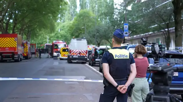 Video thumbnail for Belgium: Antwerp apartment fire kills six, injures dozens.