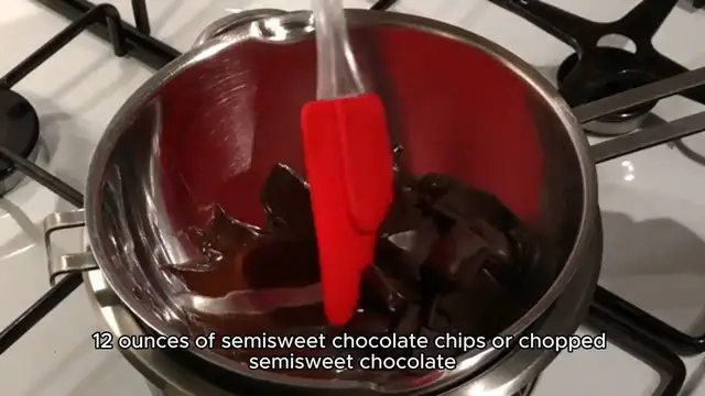 Video thumbnail for Peppermint bark recipe