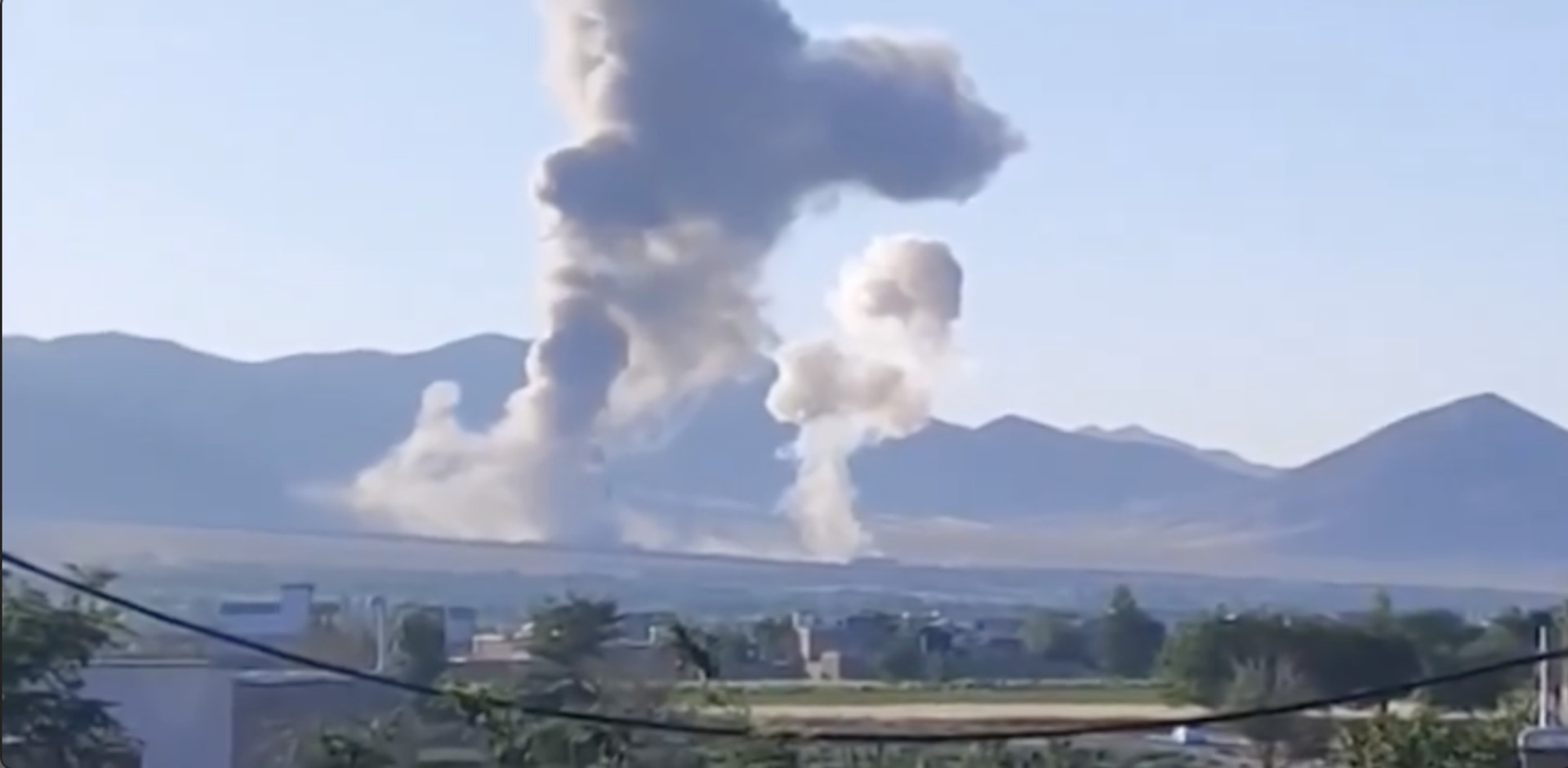 Video thumbnail for Israel attacks major industrial and nuclear sites in Iran