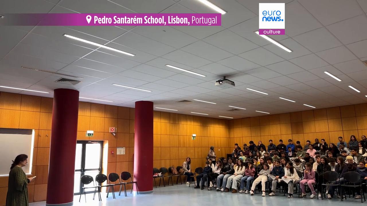 Video thumbnail for Reading for a star: Meet the Portuguese teenager influencer helping kids to pick up books