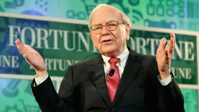 Video thumbnail for Bill Perkins argues Warren Buffett's biggest return could have come from earlier giving