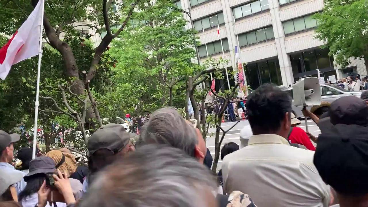 Video thumbnail for Japan: Protest Against Globalization and WHO Withdrawal Held Outside Ministry of Health 2.