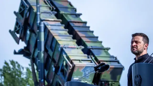 Video thumbnail for Europe ramps up support to Ukraine as its US-dependent air defence runs low