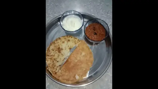 'Video thumbnail for 😘Aise bnaye bache huye chawal ka nasta😋ऐसे बनाए बचे हुए चावल का नास्ता😍'