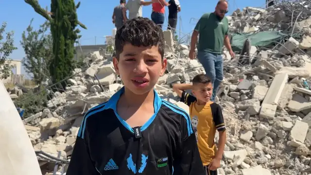 Video thumbnail for Israel demolishes Palestinian homes in occupied West Bank town.