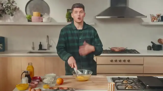 'Video thumbnail for Fluffy Buttermilk Pancakes (Easy Breakfast Recipe)(720P_HD)'