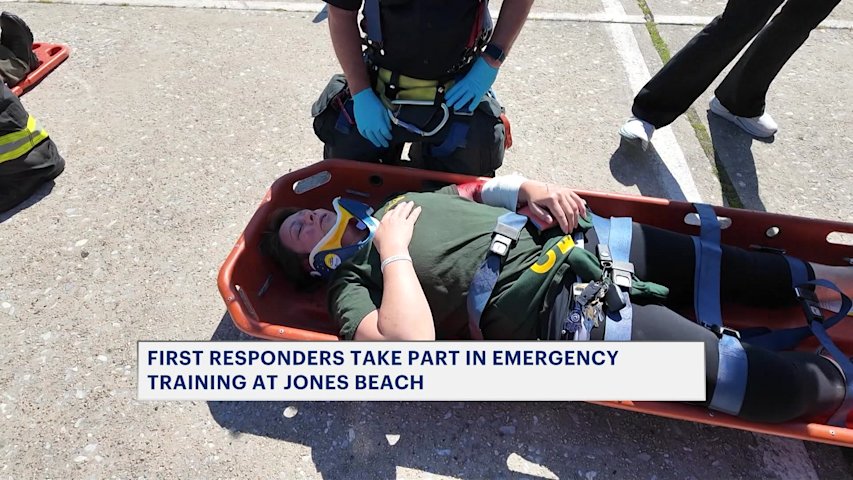 Video thumbnail for EMS agencies simulate crowd attack at Jones Beach safety exercise