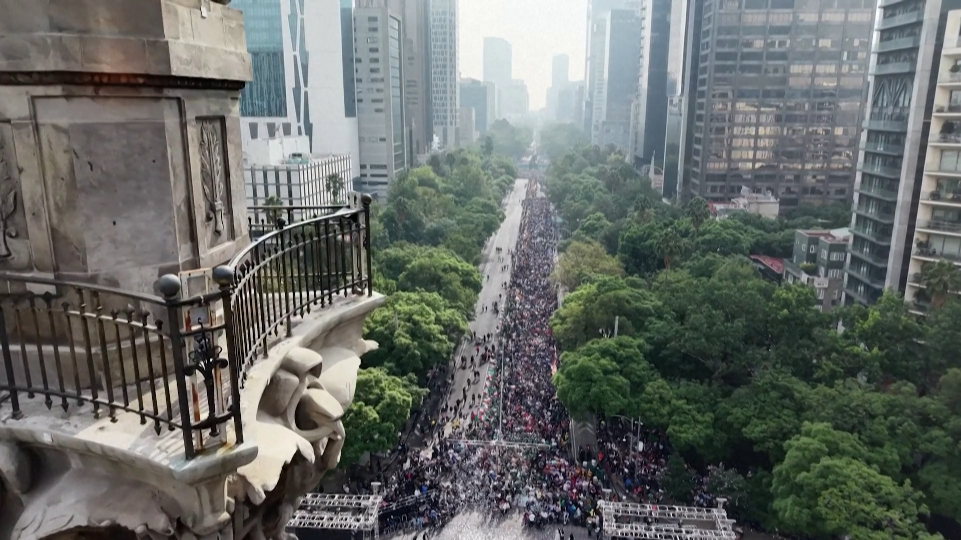 Video thumbnail for Massive human wave in Mexico ahead of World Cup 2026