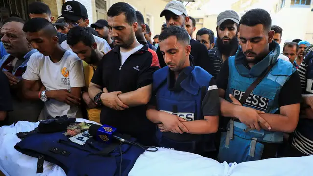 'Video thumbnail for Gaza journalists vow to carry on work despite Al Jazeera staff killings'