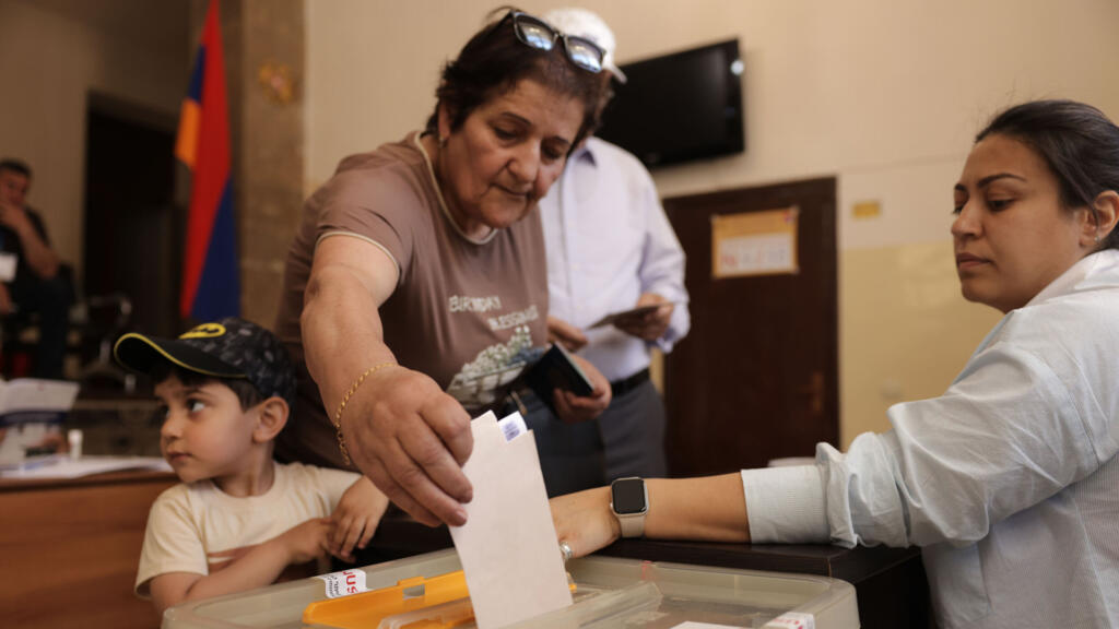 Video thumbnail for Armenian election largely seen as 'national referendum on country's direction'