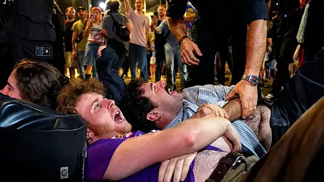 Video thumbnail for Israel: protesters demand Arab-Jewish unity government after election
