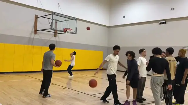 Video thumbnail for austin bourque: impressive basketball dunk practice