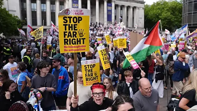 Video thumbnail for UK: Anti-immigrant and anti-racism protesters face off in Portsmouth