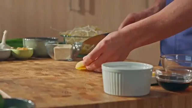 'Video thumbnail for Authentic Pad Thai Recipe (Better Than Takeout)(720P_HD)'