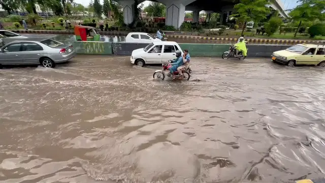 Video thumbnail for Pakistan: Heavy monsoon rains batter Pakistan, triggering urban flooding and landslides.