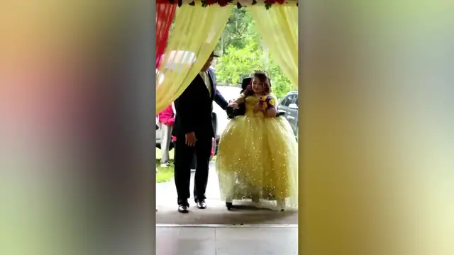 Video thumbnail for Girl With Spina Bifida Fulfills Dream Of Dancing For First Time At Quinceañera | Happily TV