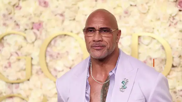Video thumbnail for Dwayne Johnson sera méconnaissable dans son prochain film.