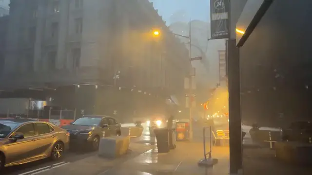Video thumbnail for US: Severe thunderstorm sweeps across New York City.