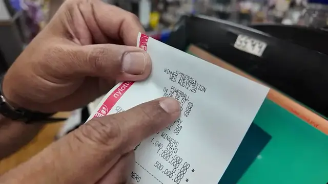 Video thumbnail for Brooklyn card store sells three $50,000 Powerball tickets in same drawing
