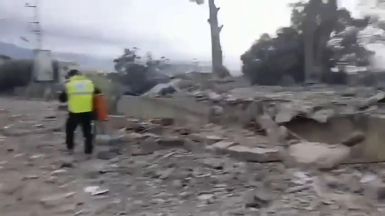 Video thumbnail for Lebanon: Atermath of the Israeli attacks on the town of Choukine.
