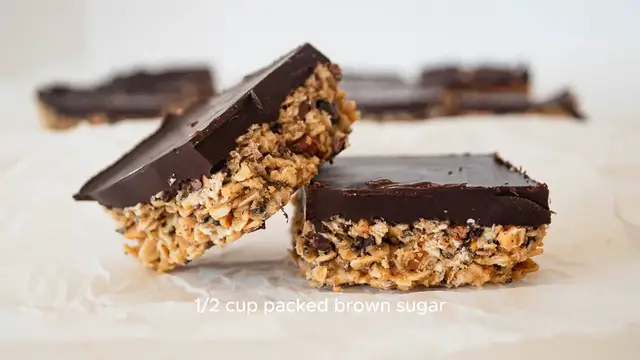 Video thumbnail for No-Bake Chocolate Oat Bars Recipe