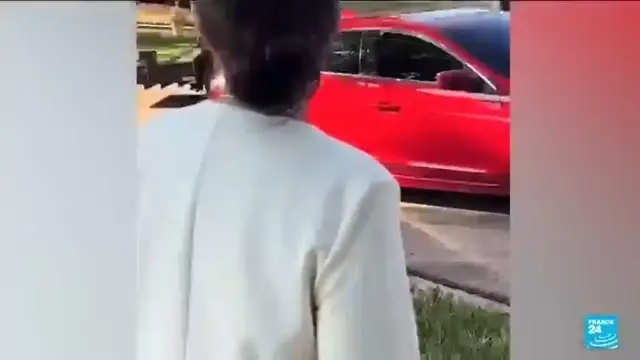 'Video thumbnail for USA: An Illinois senator goes viral after confronting masked ICE agents'