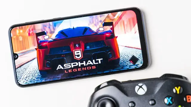 Video thumbnail for Samsung Galaxy M21 Spiele Test: Fortnite für 219 Euro?