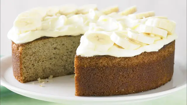 Video thumbnail for Banana Cake with Cream Cheese Frosting Recipe