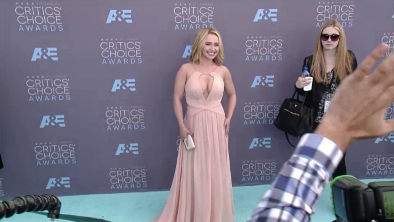 Video thumbnail for UNCAPTIONED: Hayden Panettiere claims beauty brand wanted to fire her over postpartum depression battle.