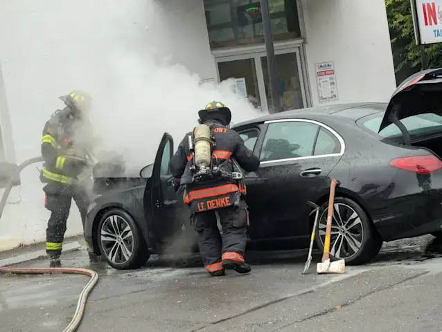 Video thumbnail for Westport firefighters quickly extinguish Mercedes engine fire in Saugatuck