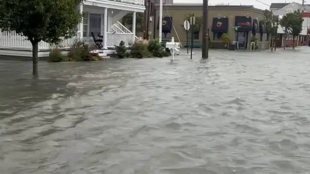 Video thumbnail for US: Storm Surge Floods Boardwalk Just An Hour Before High Tide.