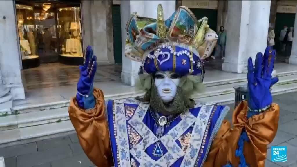 Video thumbnail for Venice kicks off 15 days of Carnival festivities