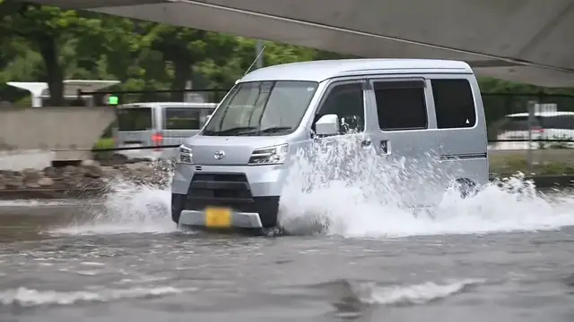 Video thumbnail for Japan: Torrential rain hits central Japan.