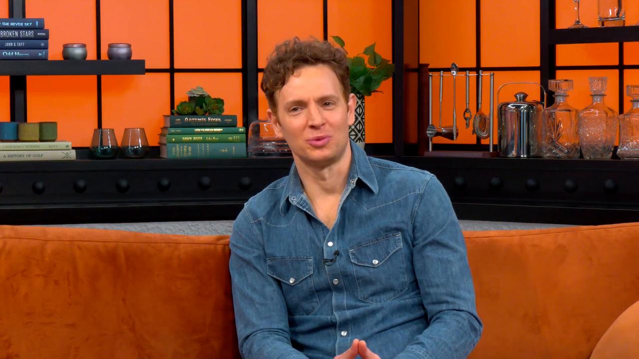 Video thumbnail for 'CIA's Nick Gehlfuss Plays "Fact Or Fib?" About Co-Star Tom Ellis