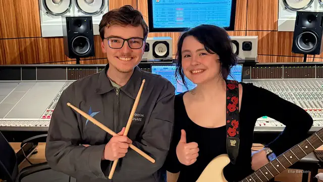 Video thumbnail for College seniors 'uncertain' about what's next after pandemic disruptions