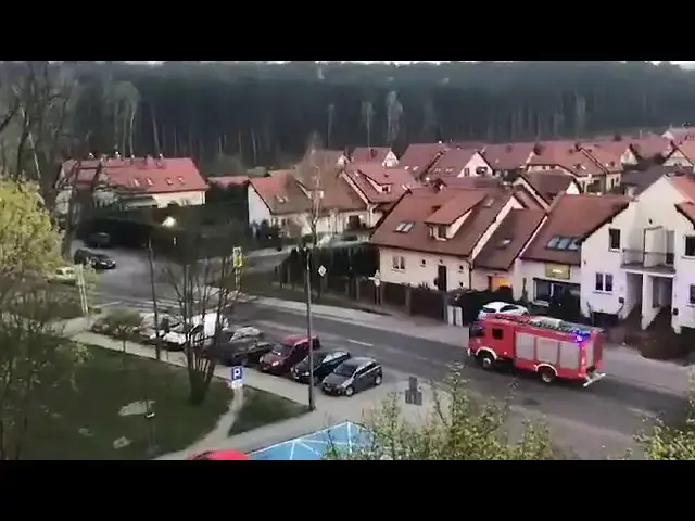 Video thumbnail for Pożar lasu w Zielonej Górze. Na miejscu jest straż pożarna