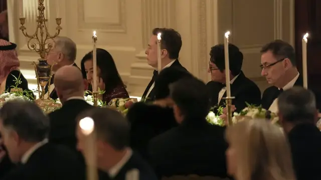 Video thumbnail for Trump’s guest list for dinner with the Saudi crown prince included CEOs and Ronaldo
