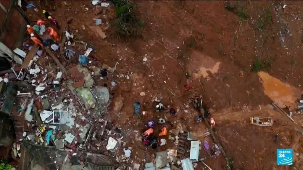 Video thumbnail for Rescuers search for missing after deadly flooding hits southeastern Brazil