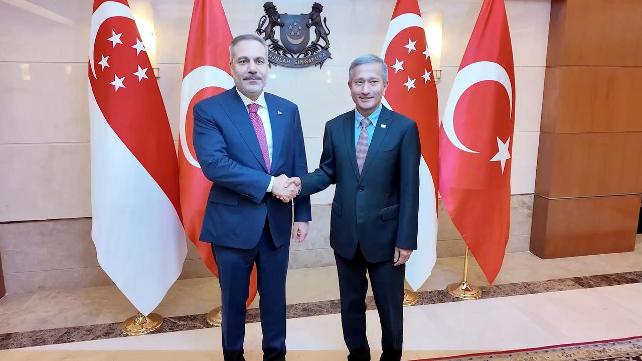 Video thumbnail for Singapore: Turkish FM Fidan meets Singapore counterpart in Singapore.