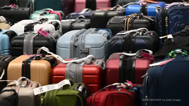 Video thumbnail for Southwest to begin charging for checked bags on Wednesday