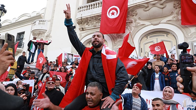 Video thumbnail for Tunisian president extends state of emergency for another 11 months