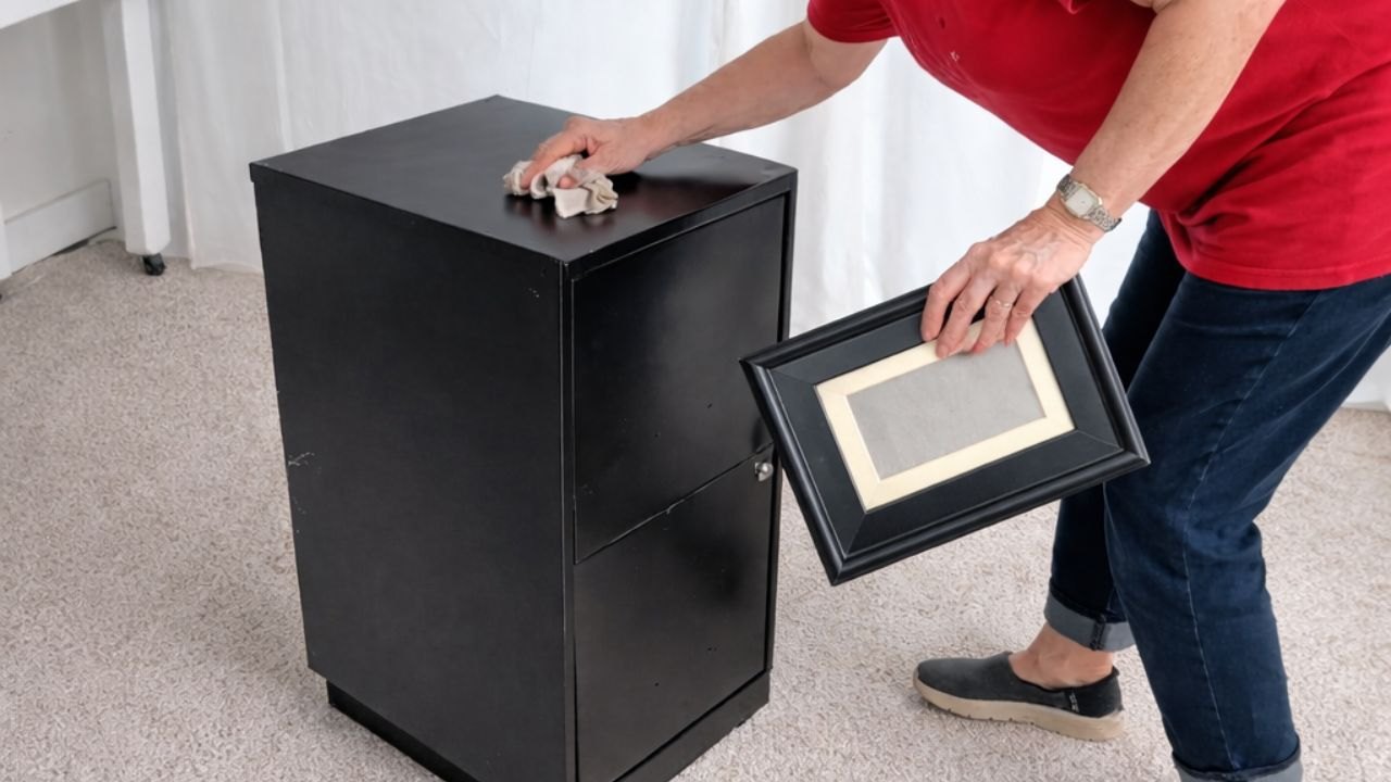 Video thumbnail for Put a picture frame on a file cabinet (this is BRILLIANT!)