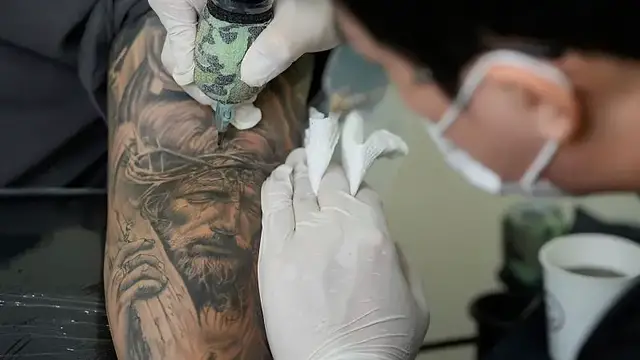 'Video thumbnail for Documentary reveals underground world of South Korean tattoo artists'
